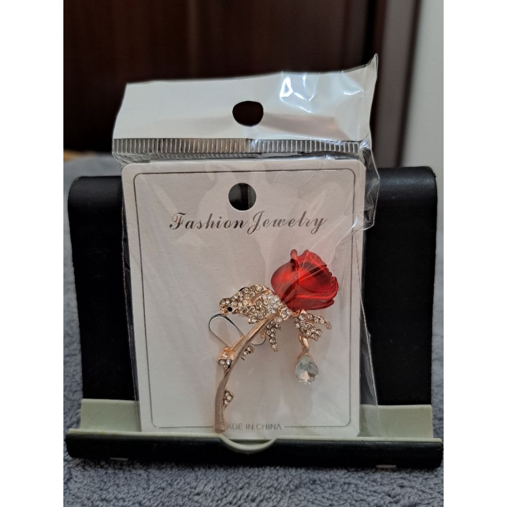 Bros Mawar Merah Fashion Jewelry