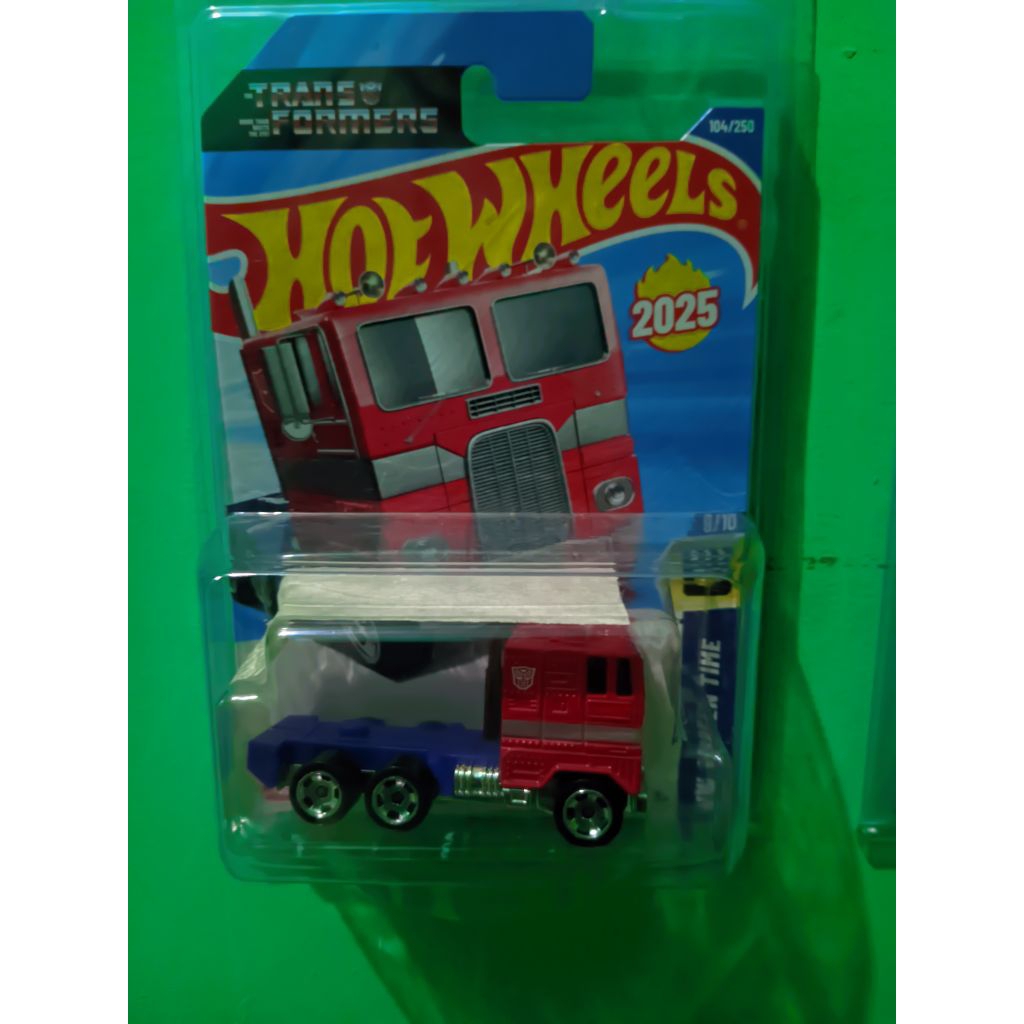 hotwheels optimus prime