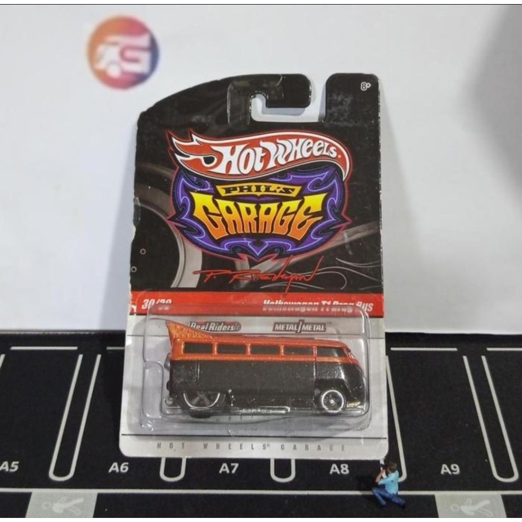 Hot wheels premium drag bus phil garage hitam orange ( bad card )