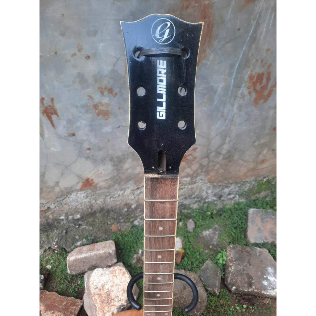 Bodi sett gitar gillmore