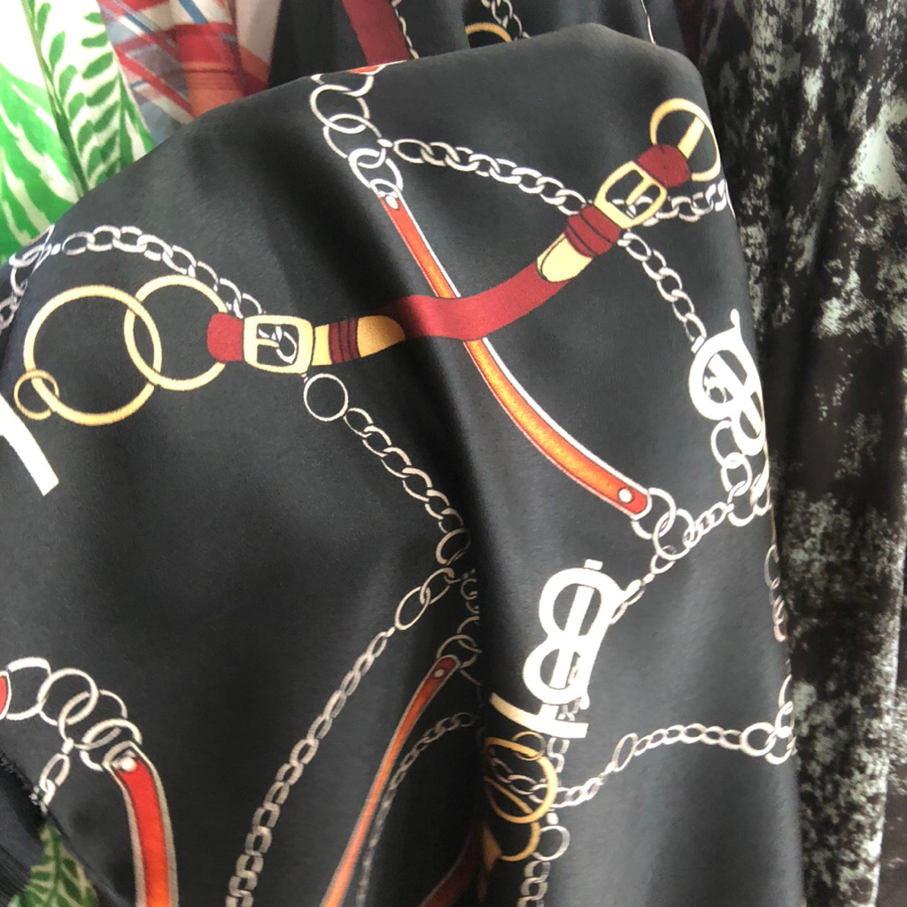 kain satin silk motif branded - kain silk motif luxury - kain silk motif premium lq