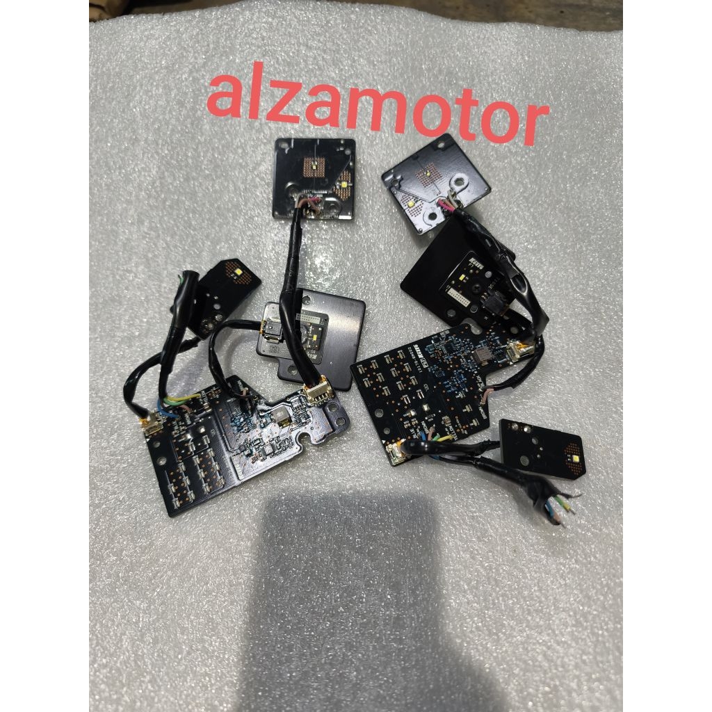 pcb vcb led lampu depan Yamaha R25 New original pcb lampu depan R25 new satu set