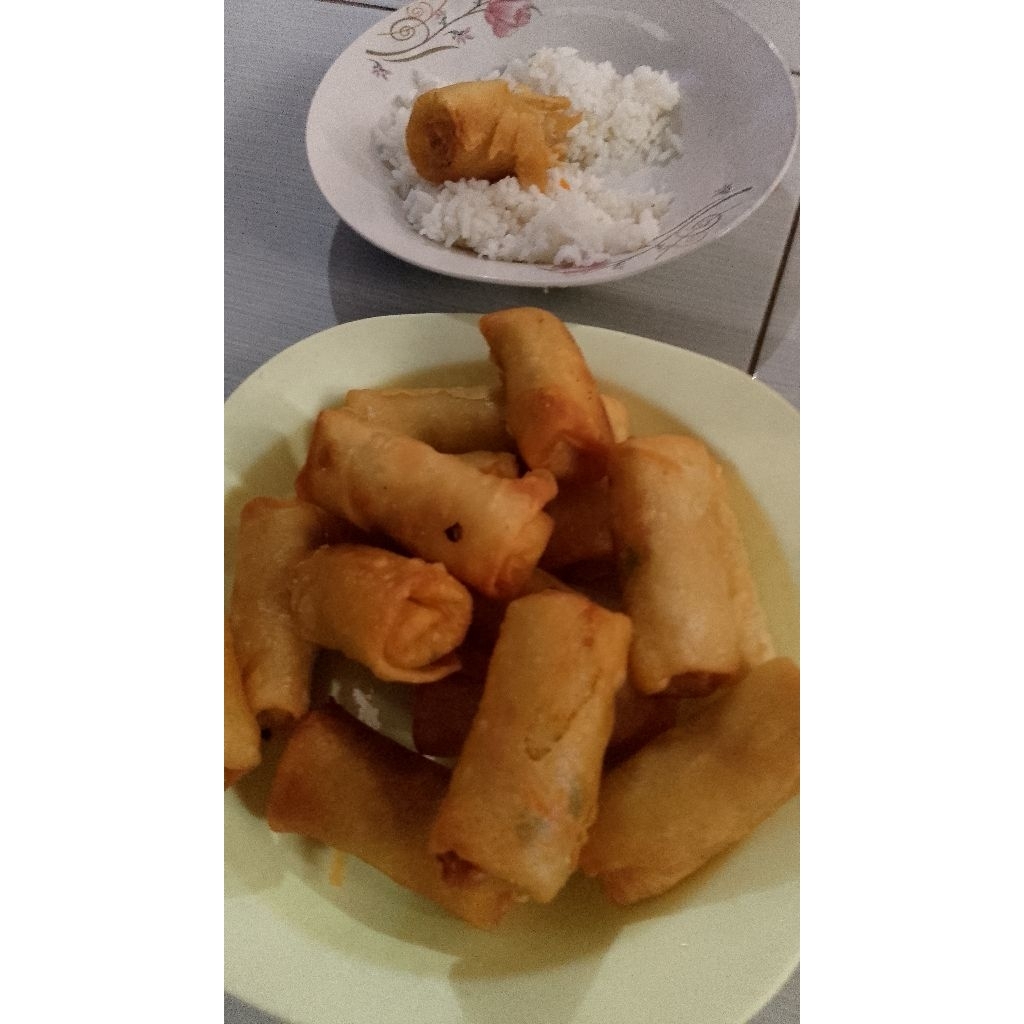

risol goreng dan frozen