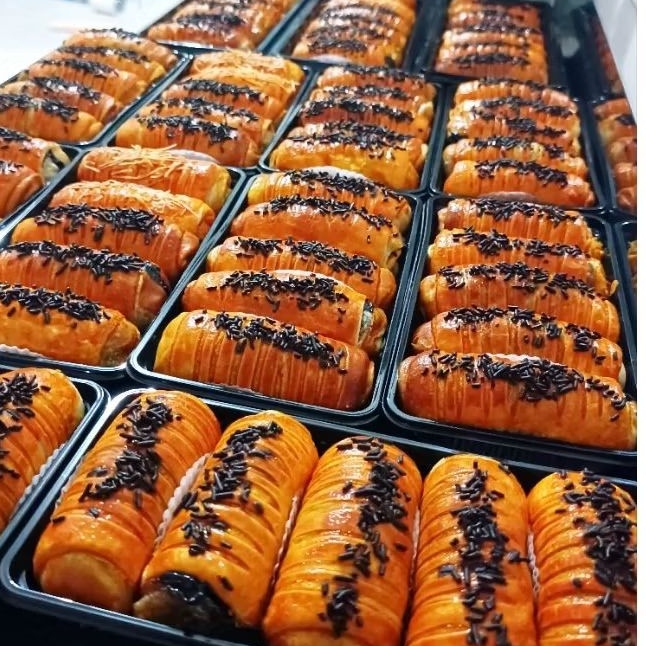 

BOLEN PISANG COKLAT isi 7