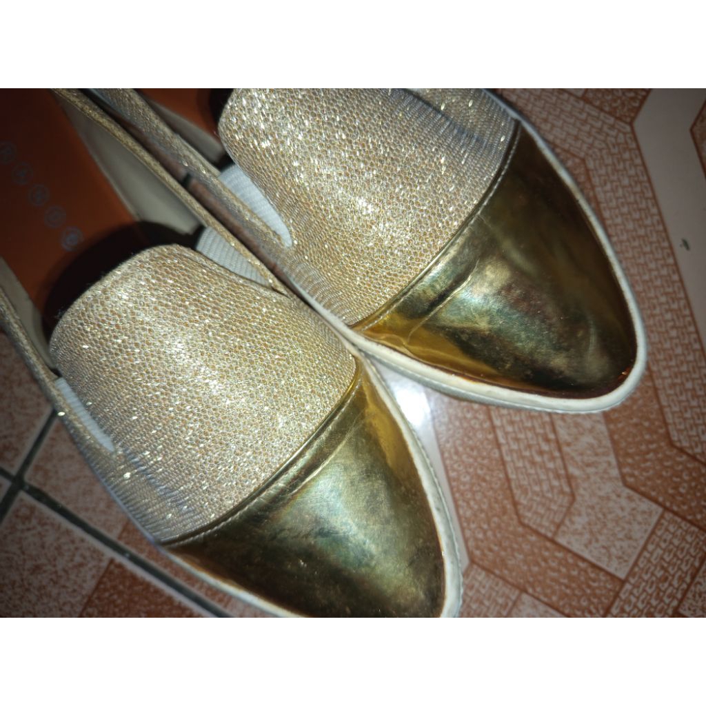 preloved sepatu blink-blink