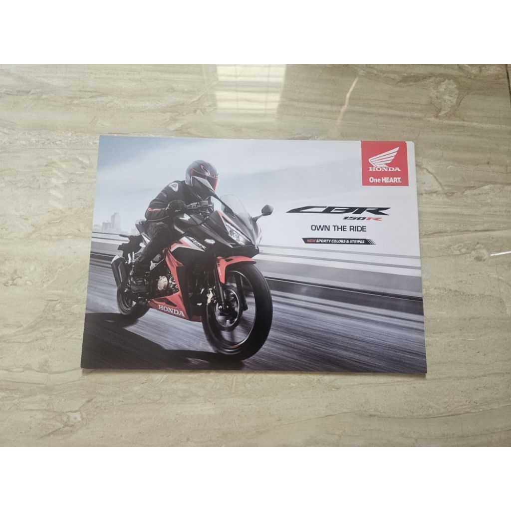 brosur katalog motor honda honda cbr 150 r 2021 leaflet