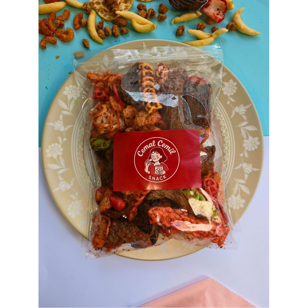 

Cemal Cemil Snack Pedas kerupuk Seblak Campur Viral - Camilan Cewek Anti Bosen 200gr
