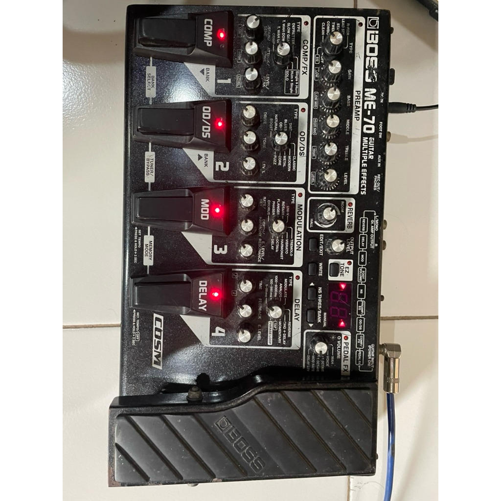 Efek Gitar Rolland BOSS ME 70