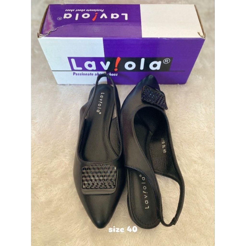 sandal sepatu laviola