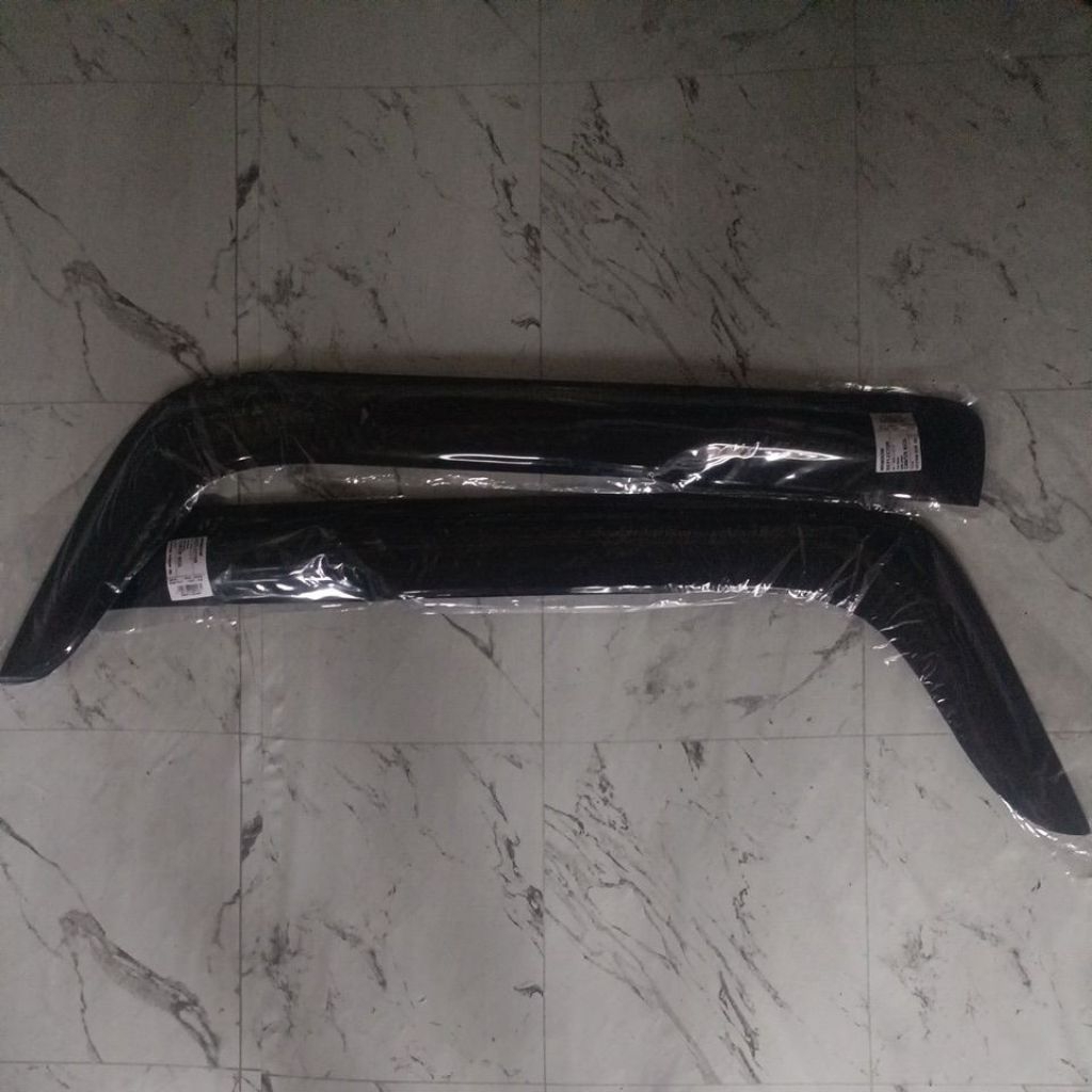 Talang air mobil Mitsubishi Colt diesel Canter Ps125 nempel di karet