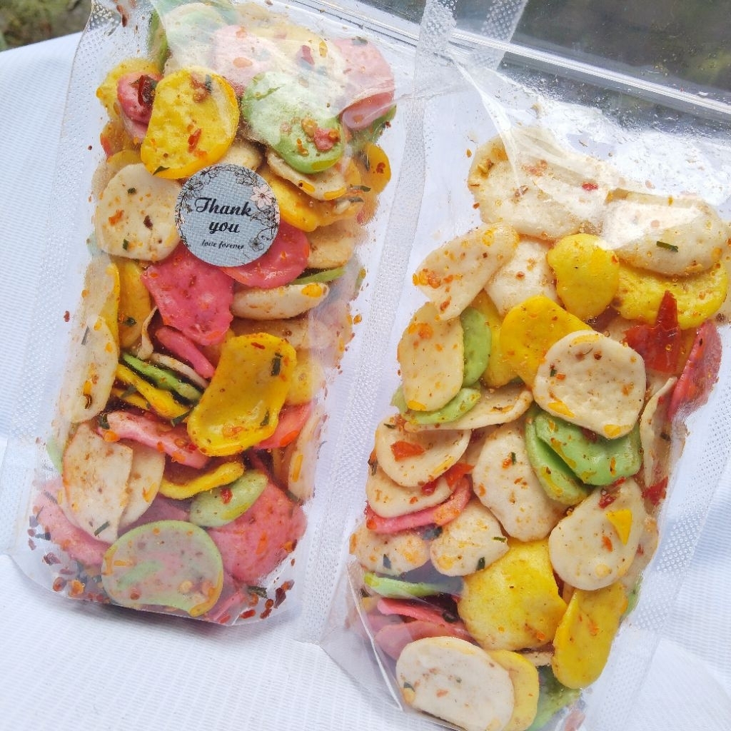 

100gr - kripik sebring bawang pedas daun jeruk / 250gr - sebring viral