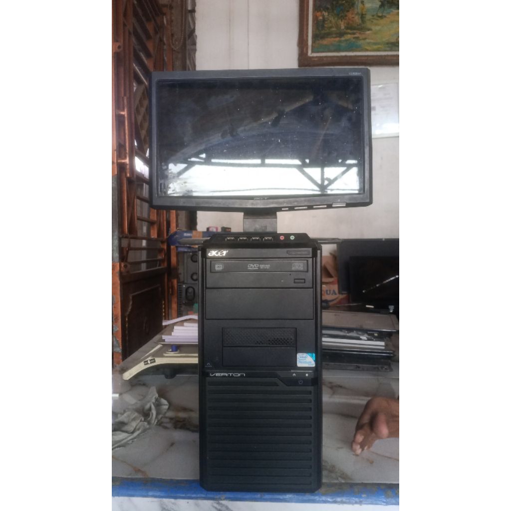 Komputer Pc acer 1 set dengan LCD 16in