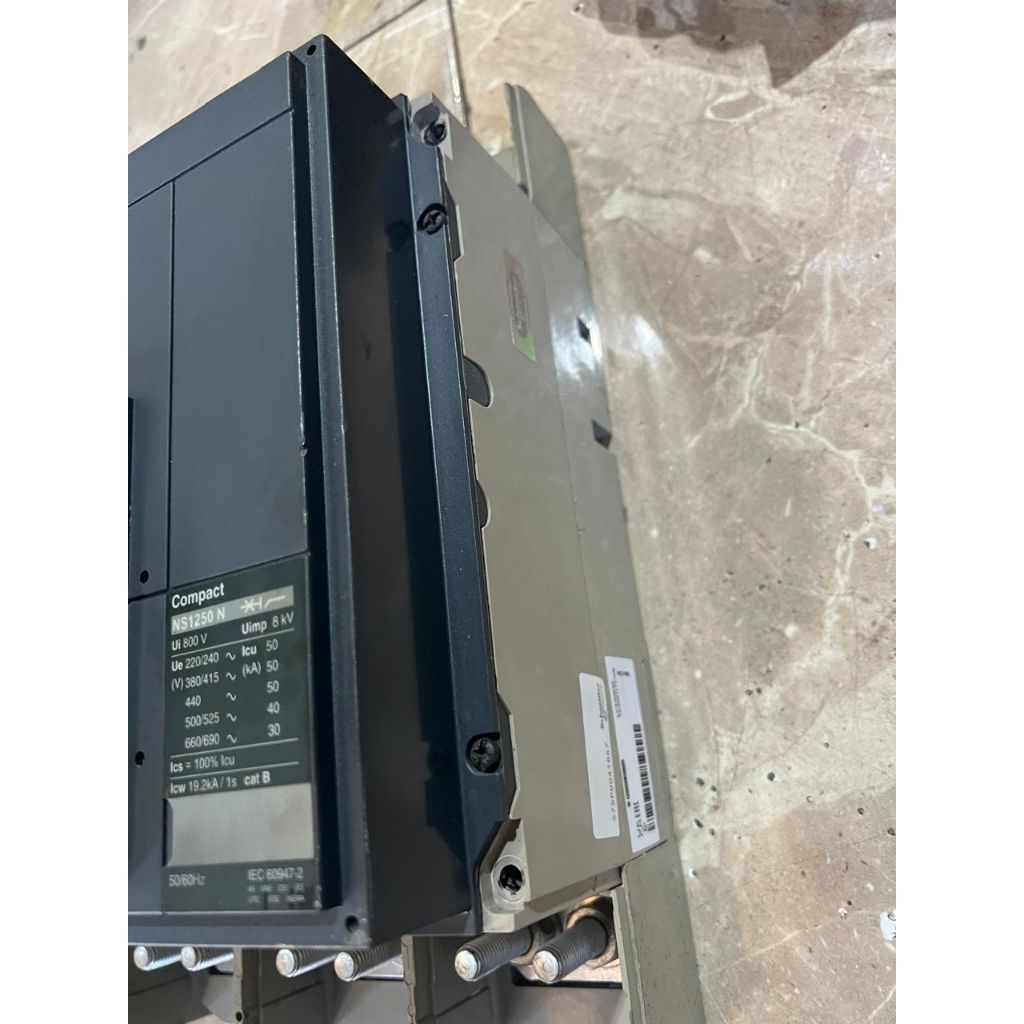 MCCB NS1250N 3PHASE 1250A ORIGINAL