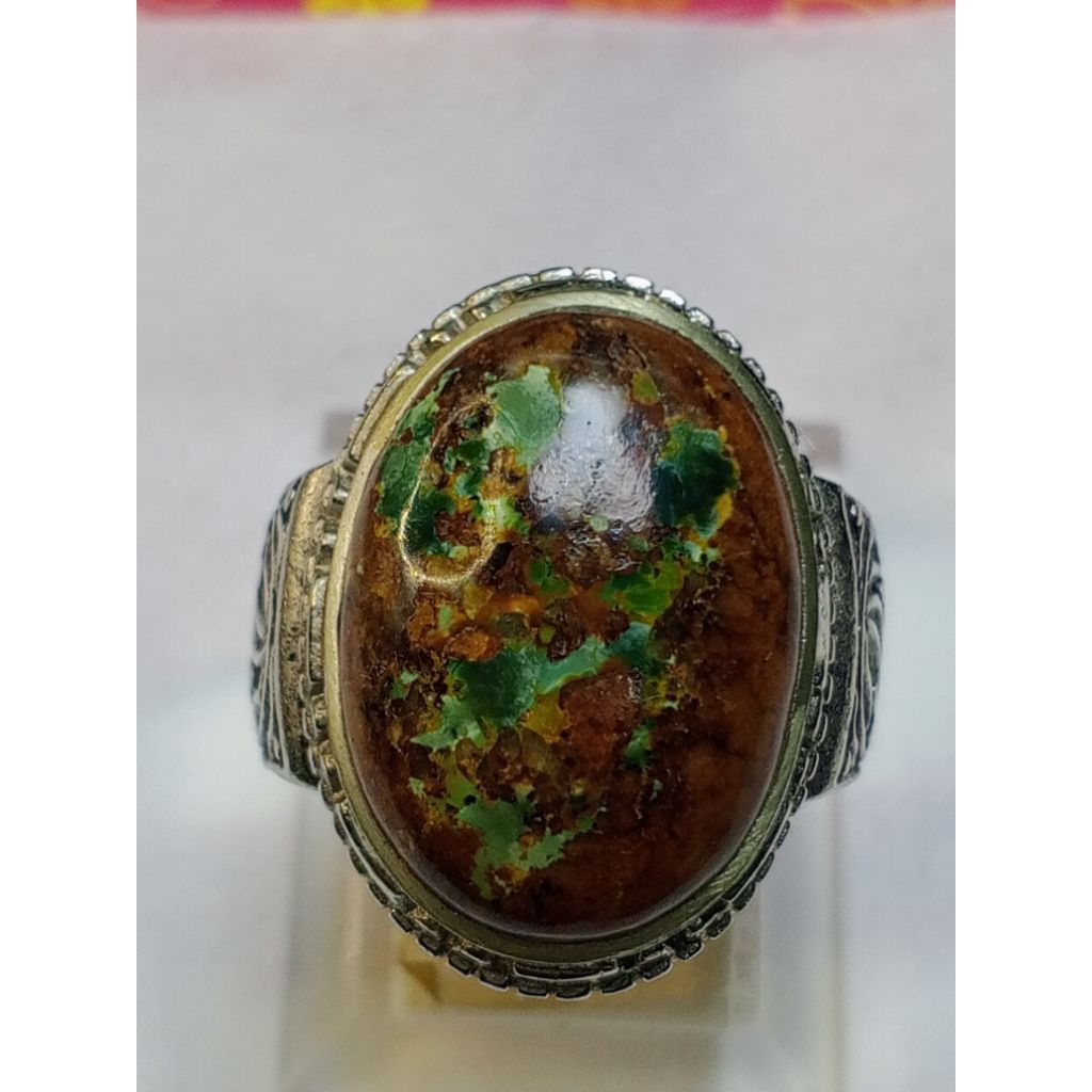 pirus Persia hijau tua lawas