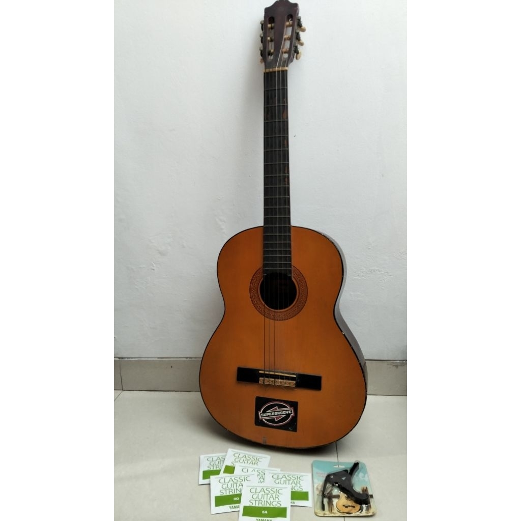 Gitar Klasik Yamaha Original (preloved) bonus tas, senar, buku, capo