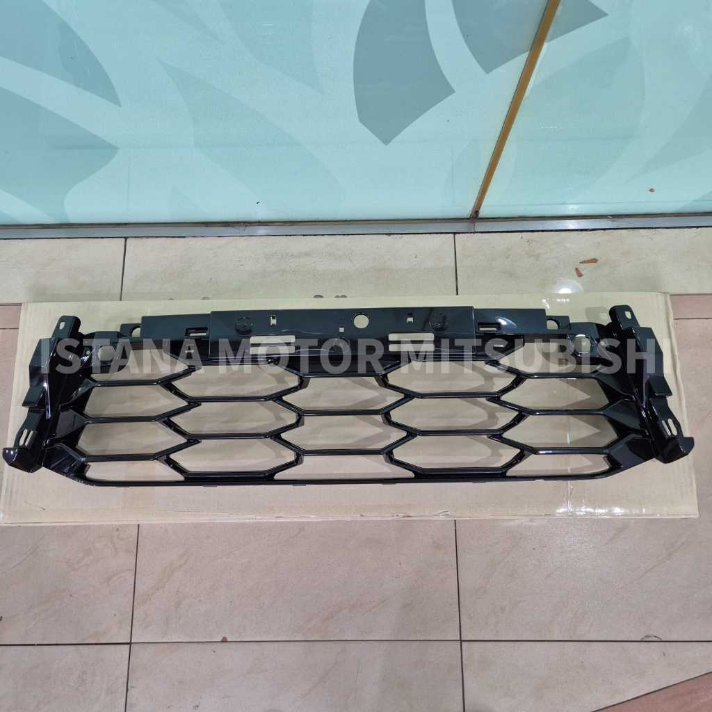 Grill Bemper Bawah ADA LUBANG SENSOR Original Asli Mitsubishi New Pajero Sport 2025 FACELIFT