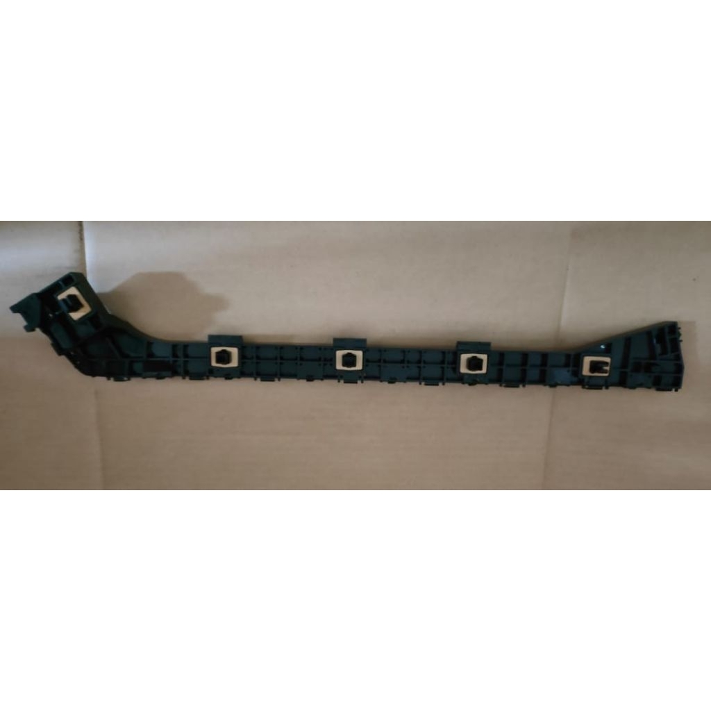 bracket bumper belakang kanan Mobilio 2014-2021