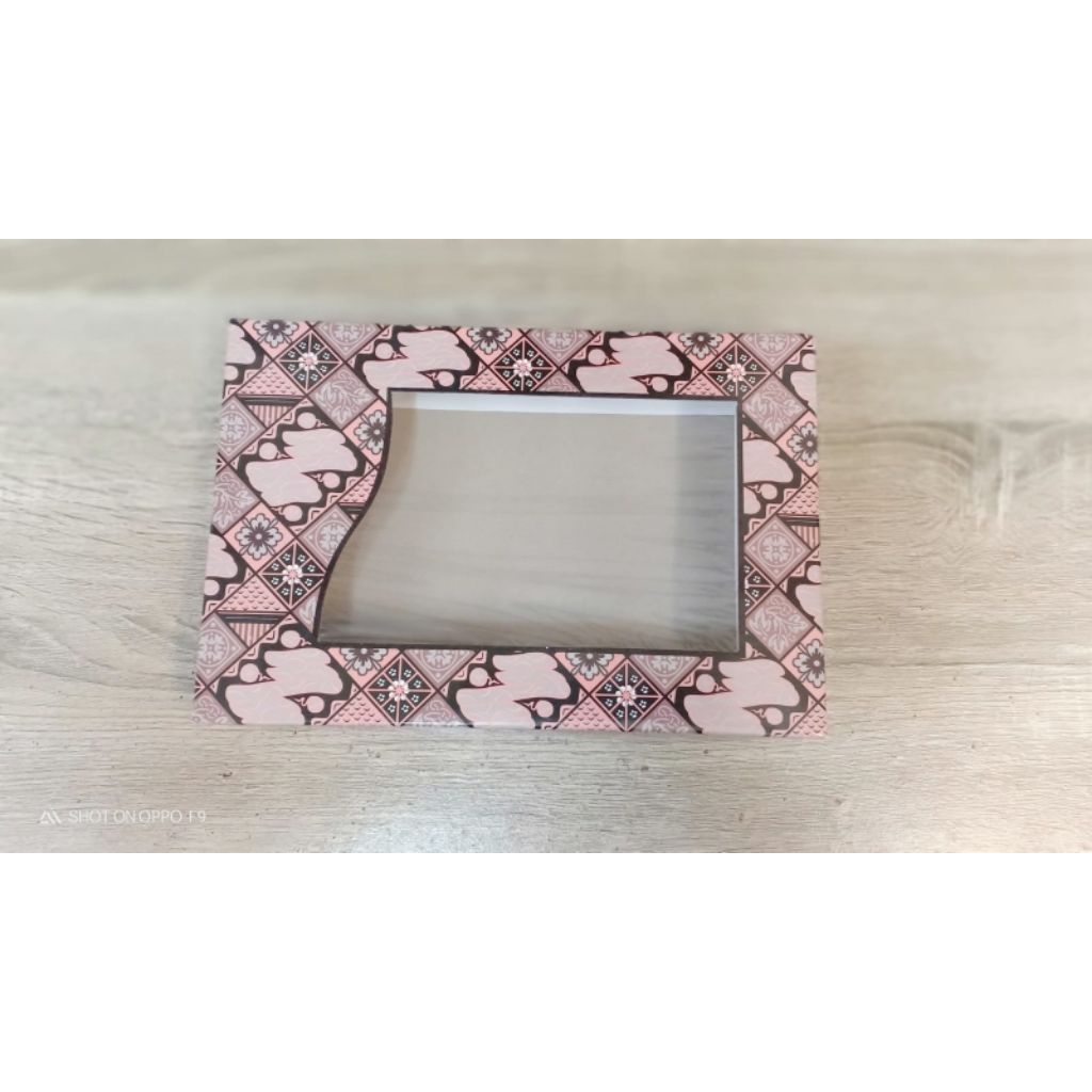 

Bakul batik, Kotak kado batik