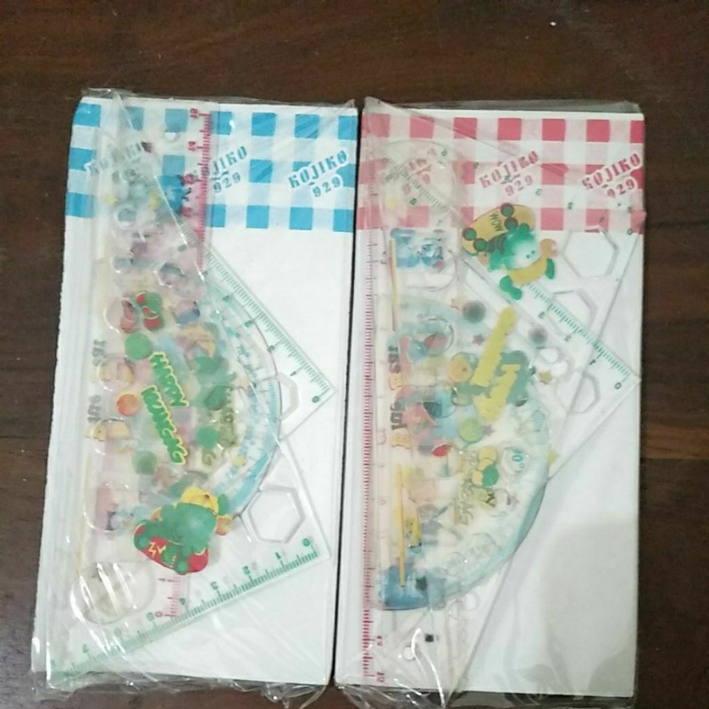 

penggaris set plastik isi 4 / garisan busur siku segitiga 4 in 1 kojiko