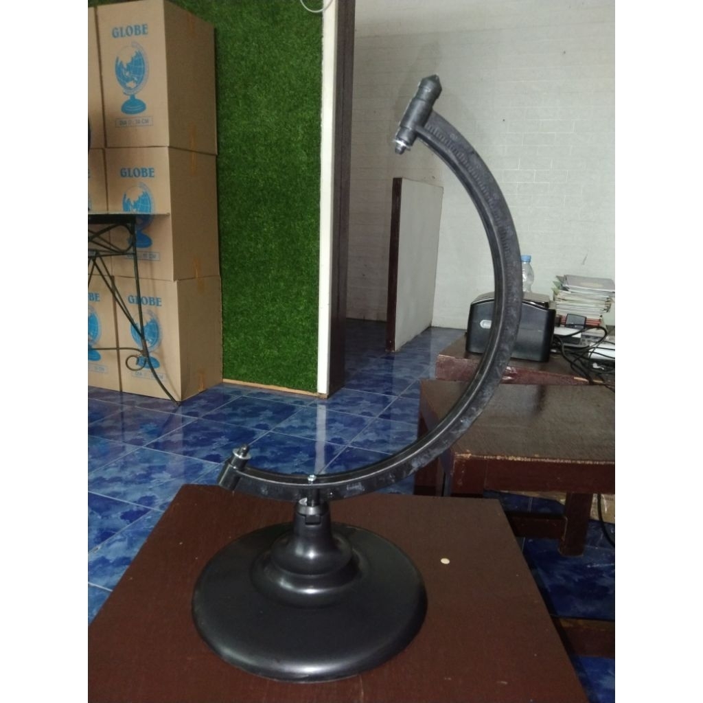 

Tiang atau Penyangga Globe Bola Dunia Ukuran diameter 30cm