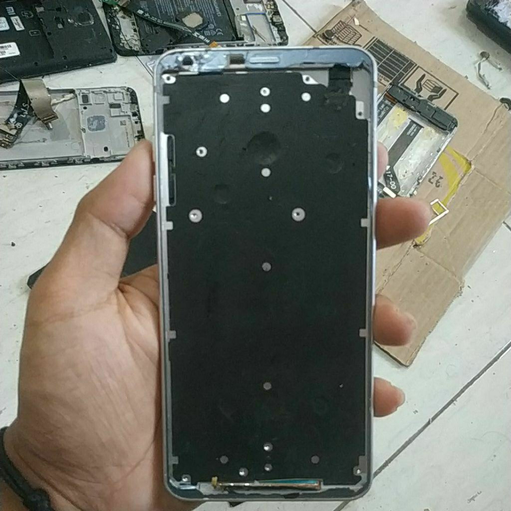 frame bekas LG G6 dapat sesuai gambar