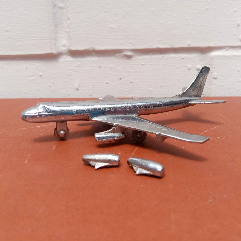 Diecast Pesawat Bandaiya Toys Douglas DC-8 – Silver | Model Vintage untuk Custom Made in Japan