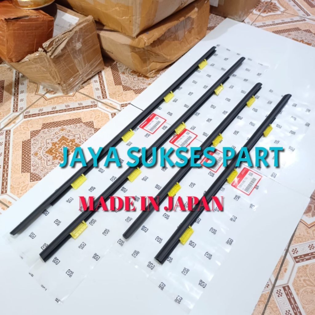 Pelipit karet kaca luar Honda Crv gen2 gen 2 2002-2006 1set