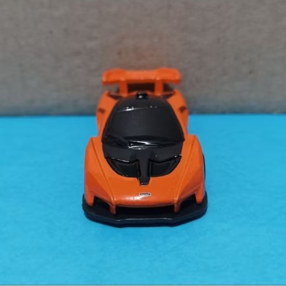 Hot Wheels McLaren Senna Orange