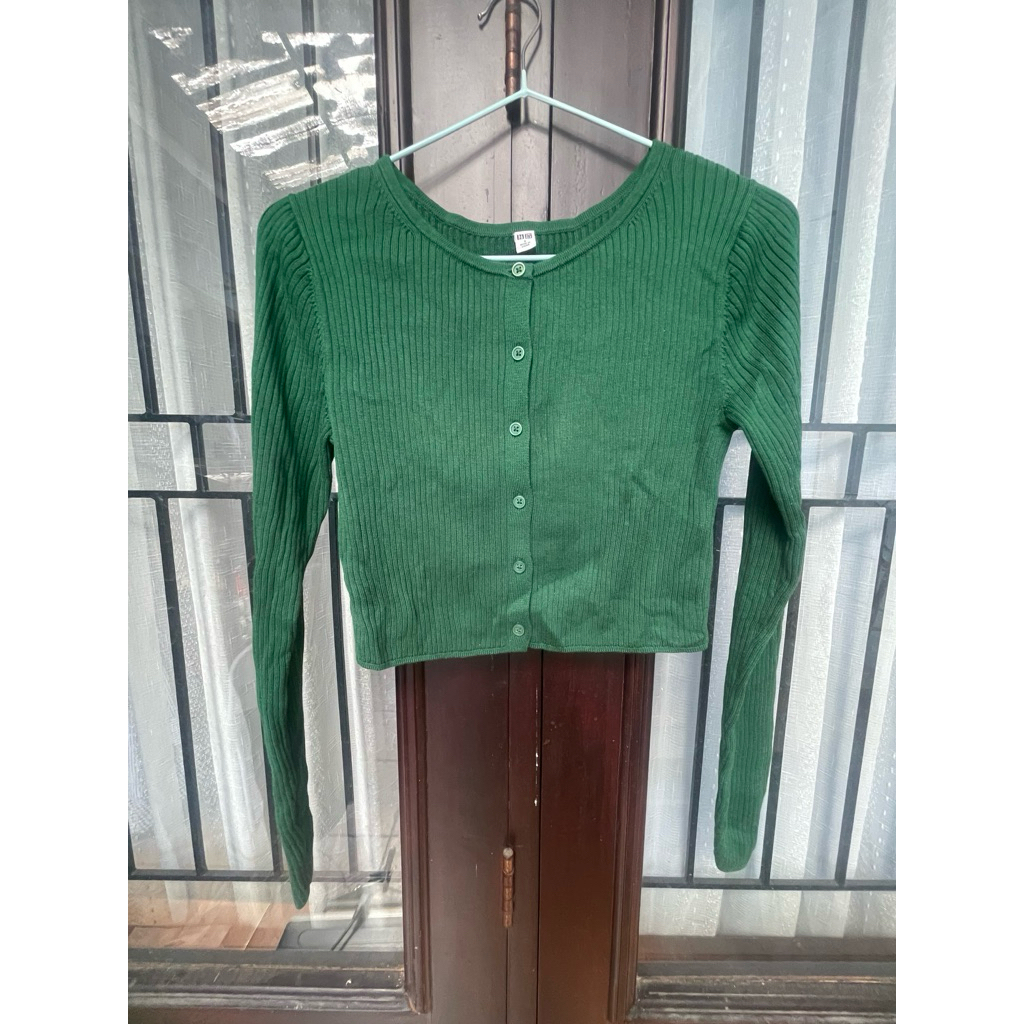 Prelove Uniqlo Crop Cardigan Size S
