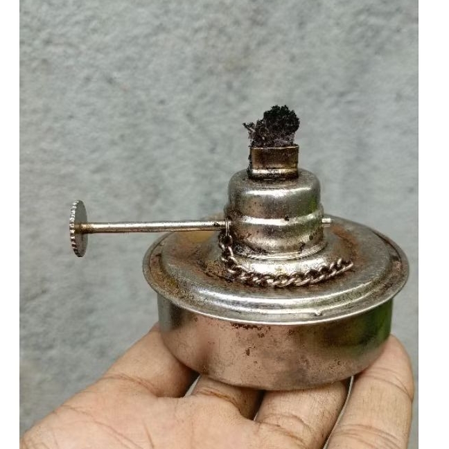 lampu minyak ublik kuningan jadul antik