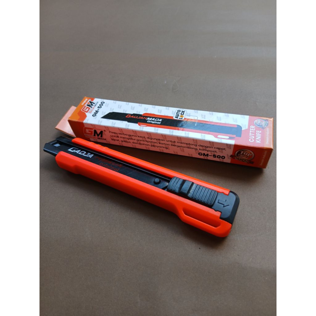 

Cutter Hitam GM-500. 1 Pcs.