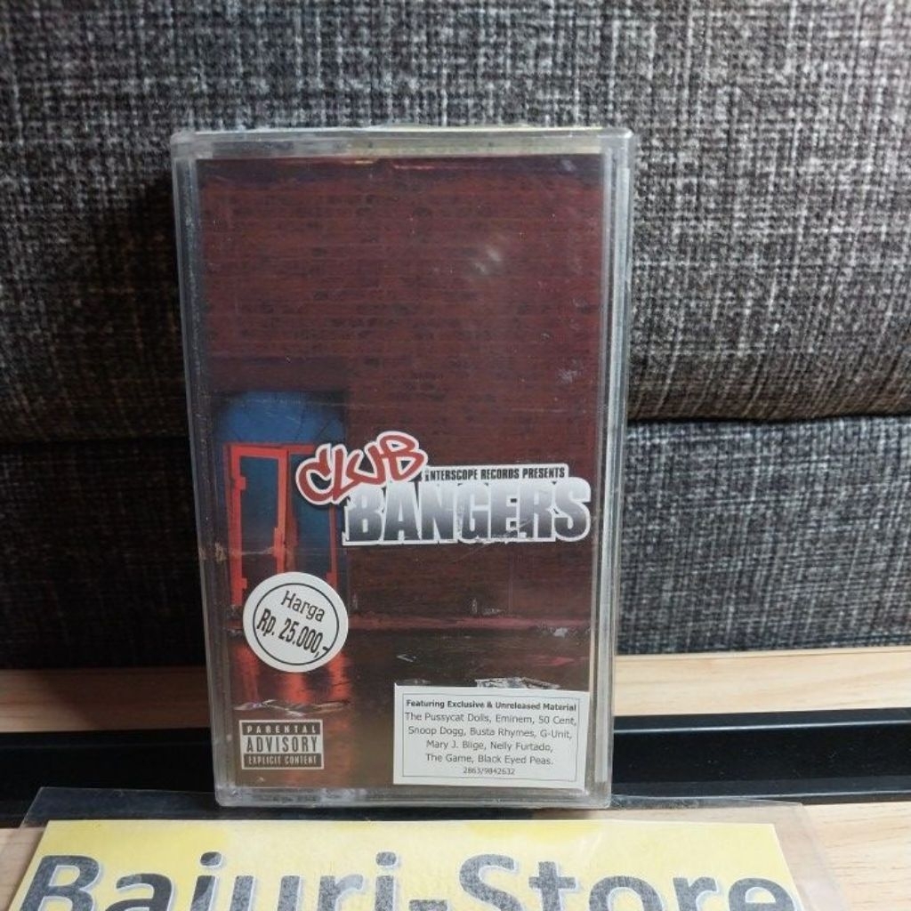 Kaset Pita "Eminem" "The Pussycat Dolls" "Snoop Dogg" "Busta Rhymes" "Nelly Furtado" "Gwen Stefani" 