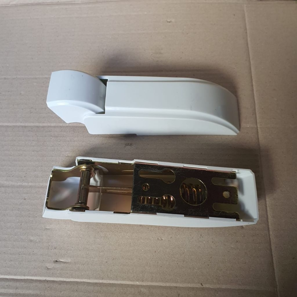 Engsel pintu kulkas freezer box