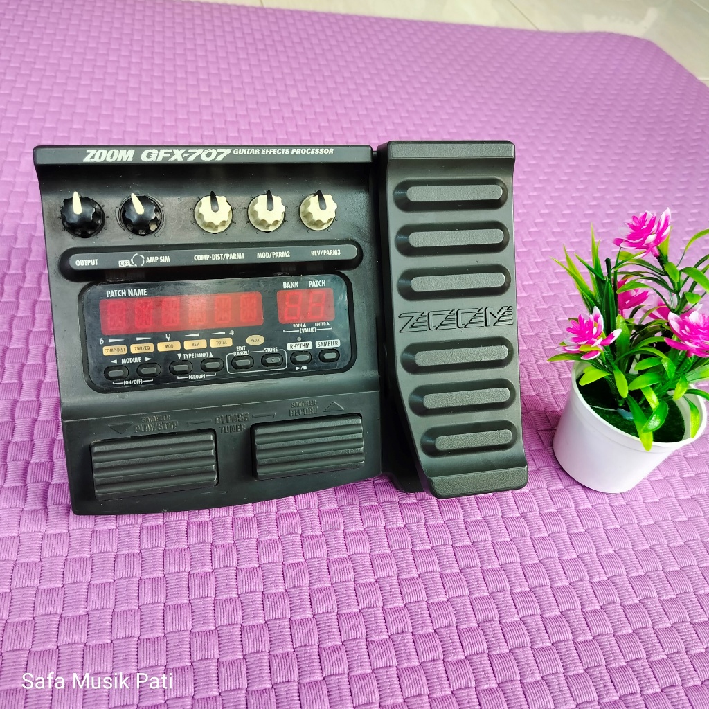 Zoom GFX 707 Made Japan Efek Gitar Normal, Aman, Adaptor Low Noise