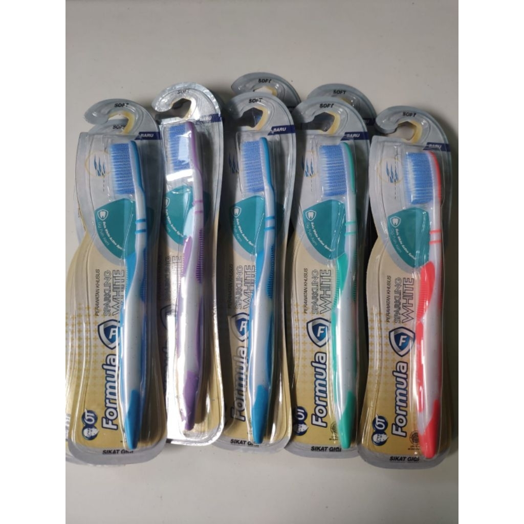 Sikat Gigi Formula Sparkling White isi 3
