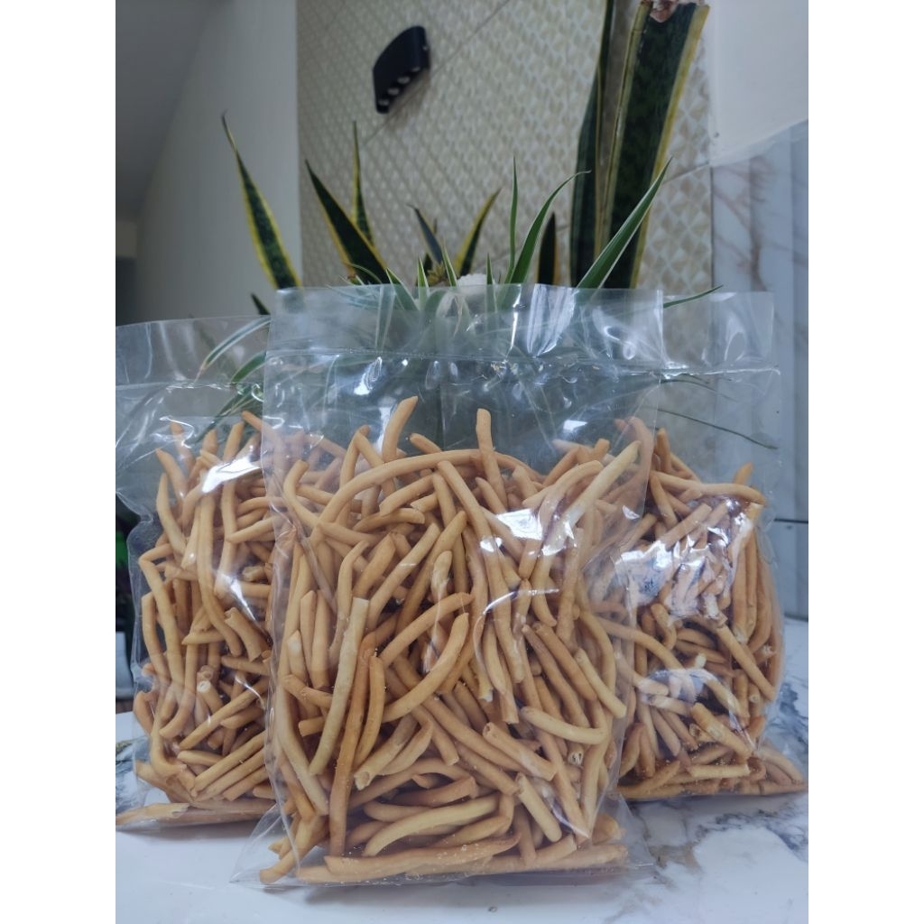 

Stik Bawang Keju 250 gr - 1 Kg | Renyah, Gurih dan Enak | Camilan Enak Murah