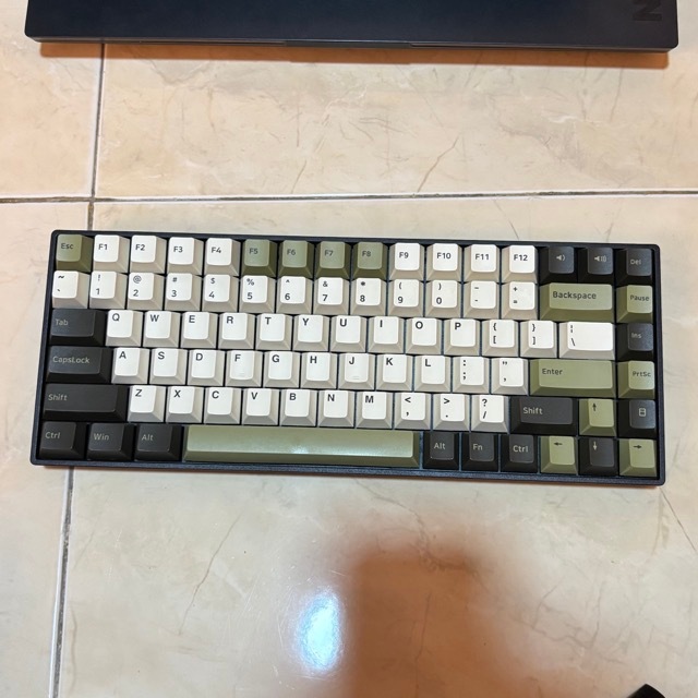 Noir OLV75 75% Wireless Keyboard Gaming Komputer Laptop RGB Jwick Black Switch Second Bekas Preloved