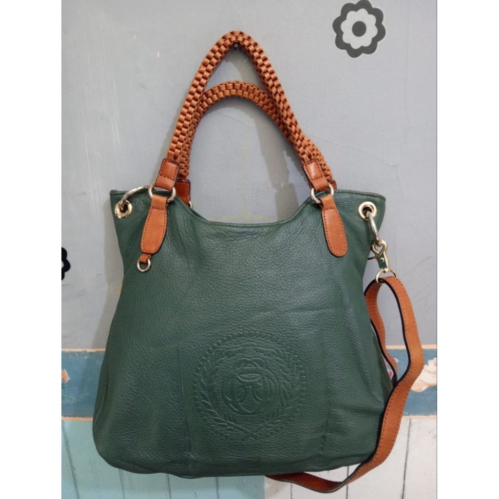 Saera sling bag