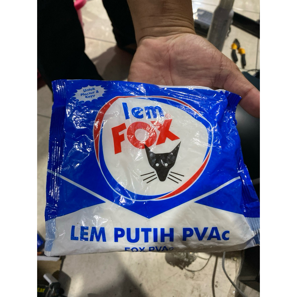 

Lem Fox Putih Bungkus Biru 350 gram 350gr Kertas Kayu Tembok