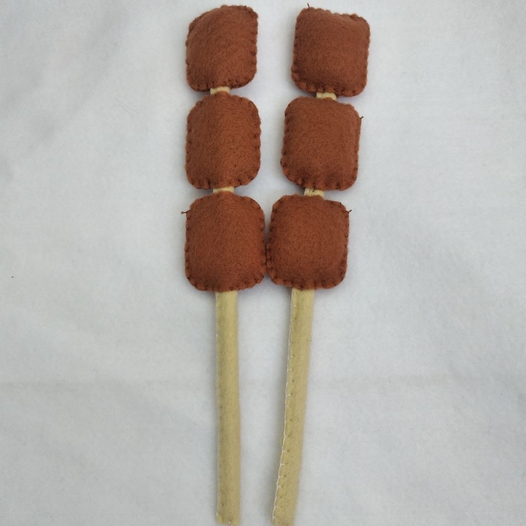 sate mainan makanan dari flanel