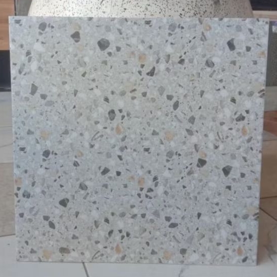 Keramik Lantai 50x50 Celin Grey