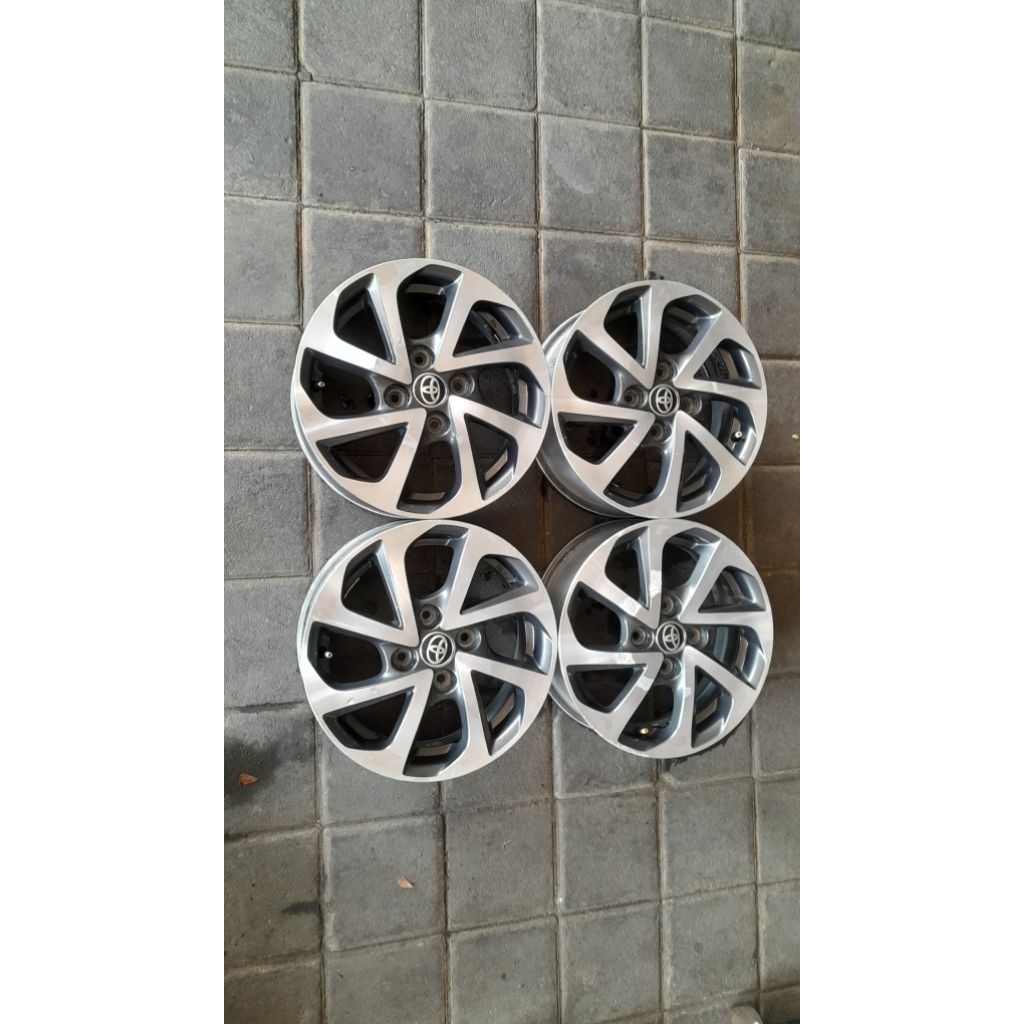 Velg bekas mobil oem copotan agya trd ring 14 lebar 5 baut 4x100 velg only