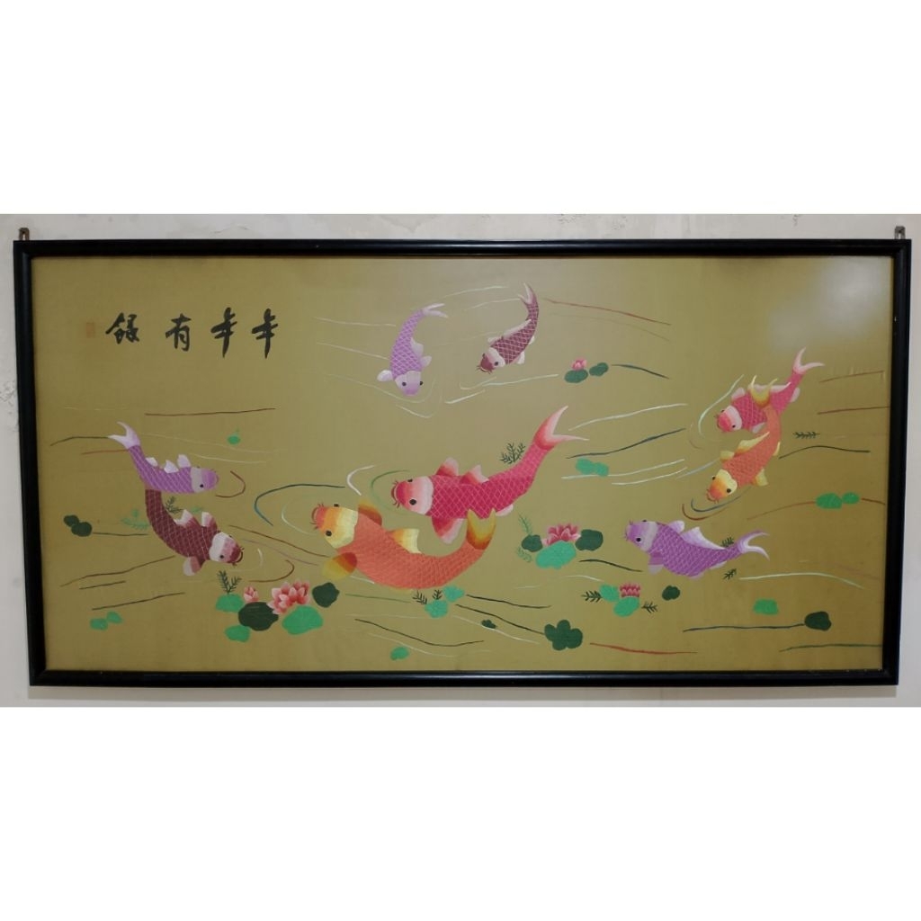 Lukisan Kain Sutra Sulam Motif Ikan Koi Lukisan Sulam Kain Sutra Motif Ikan Koi Lukisan Sulam Ikan K