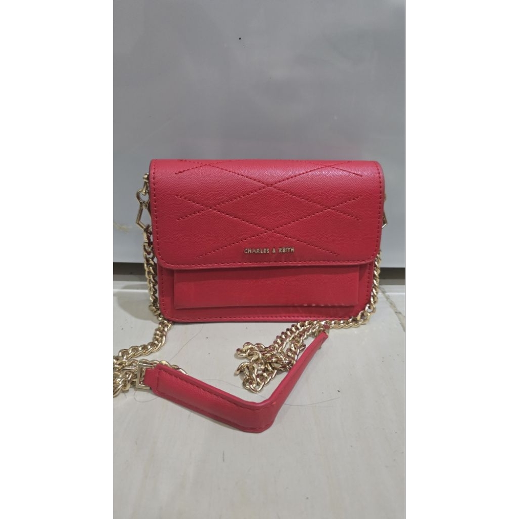(PRELOVED PRIBADI) CHARLES N KEITH SELEMPANG MERAH / TAS SELEMPANG C&K MERAH