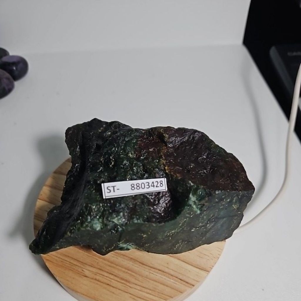 BATU EMERALD CRYSTALINE ROUGH BATU ASLI