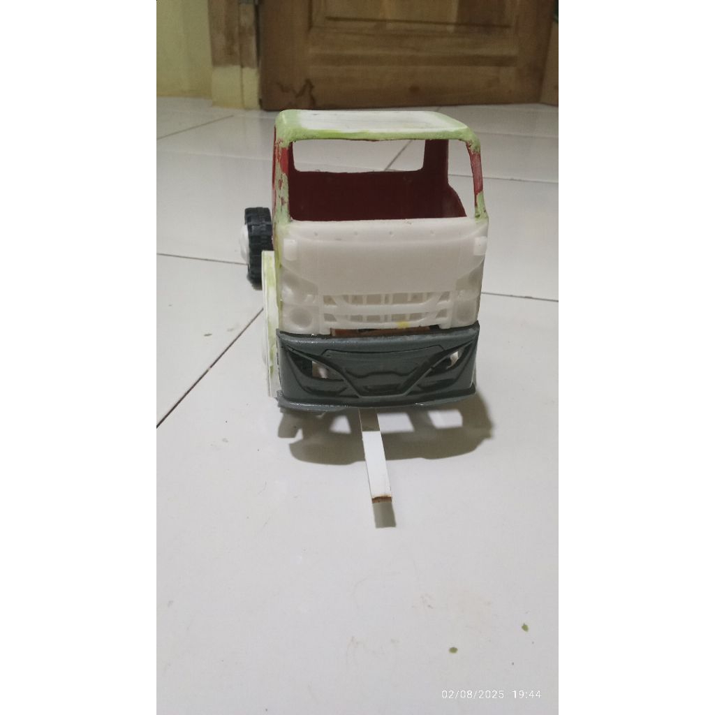 miniatur truk plastik giga
