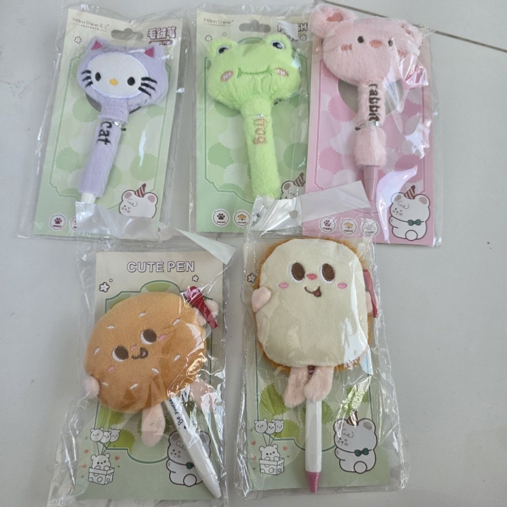 

PULPEN BONEKA LUCU KARAKTER