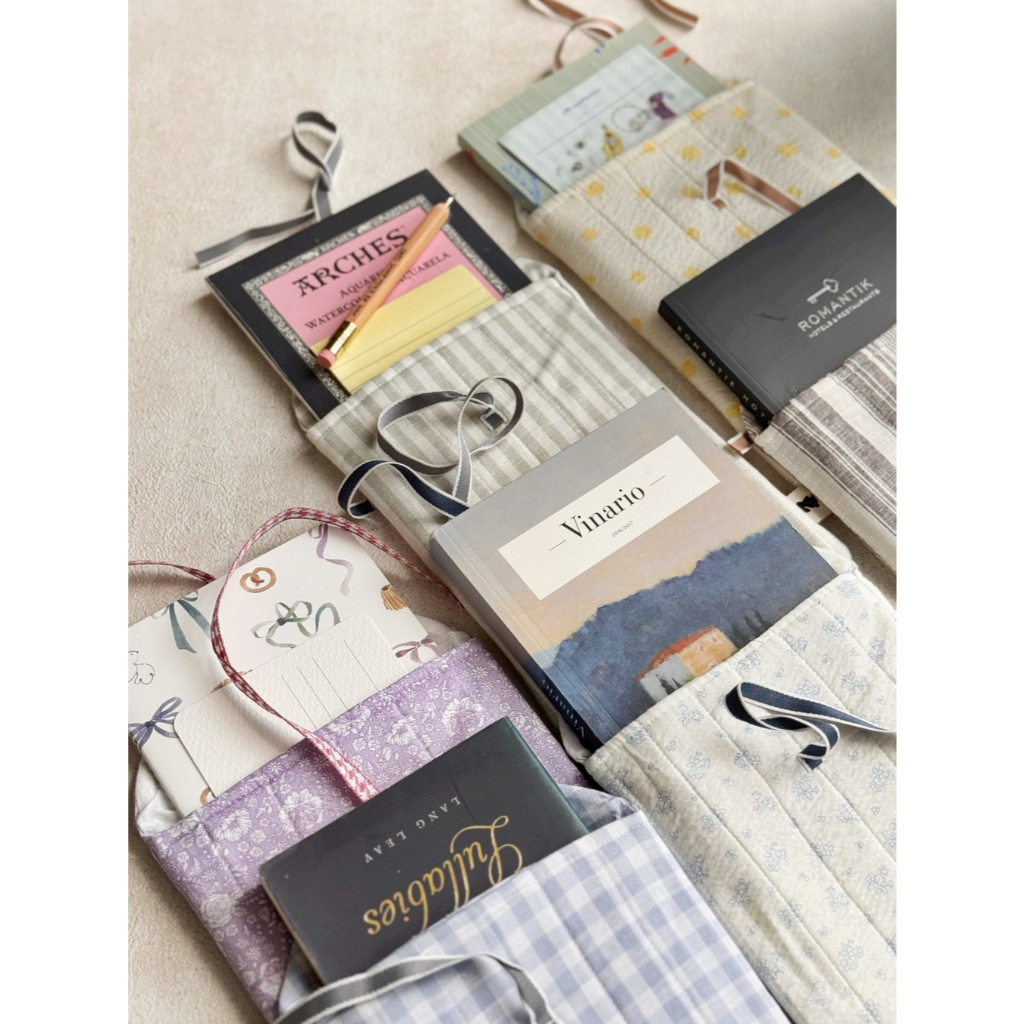 

Book sleeve in A5 size by Rabbitooth