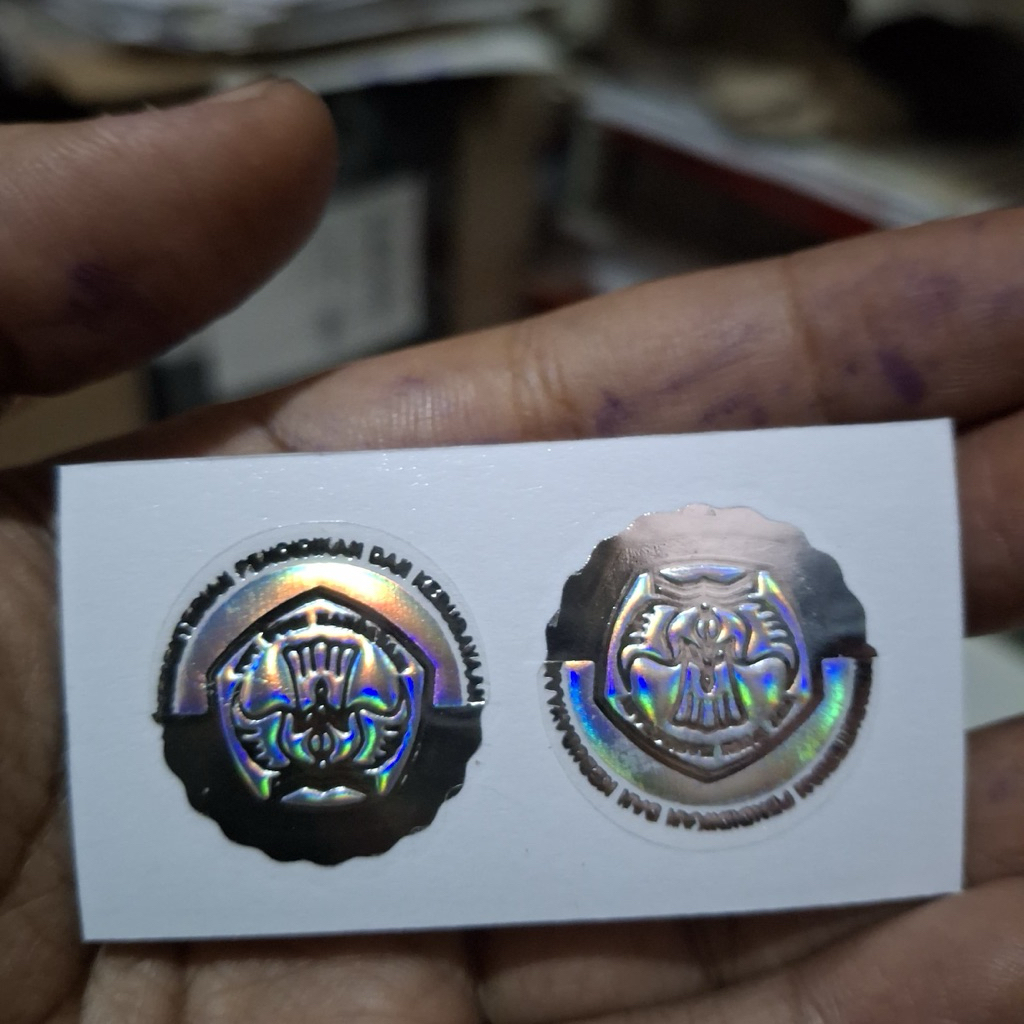 

Hologram Embos Khusus Tanpa Tahun