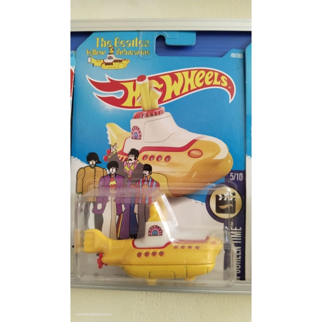 Hotwheels yellow submarine